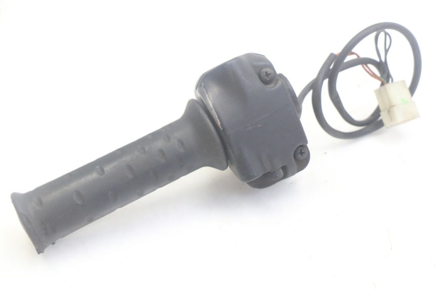 photo de INTERRUPTOR DERECHO APRILIA SCARABEO 100 (2003 - 2012) - Detalle de la pieza