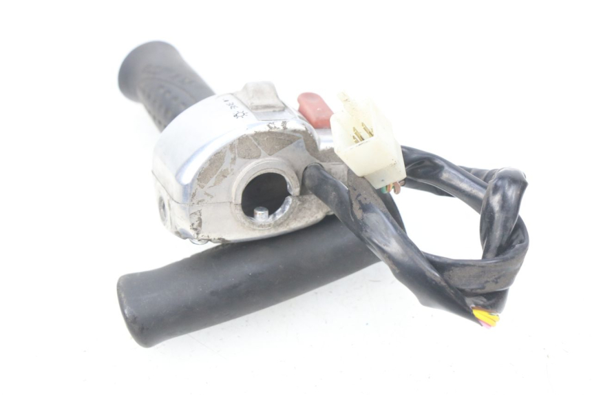 photo de CONMUTADOR DERECHA KYMCO SENTO 50 (2008 - 2013) - Otra perspectiva