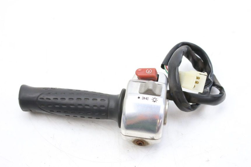 photo de INTERRUPTOR DERECHO KYMCO SENTO 100 (2008 - 2013) - Otra perspectiva