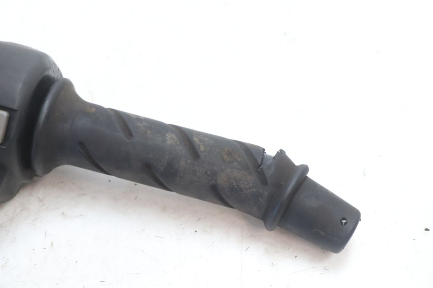 photo de INTERRUPTOR DERECHO PEUGEOT SPEEDFIGHT LC 50 (1996 - 2002) - Zoom estado de uso