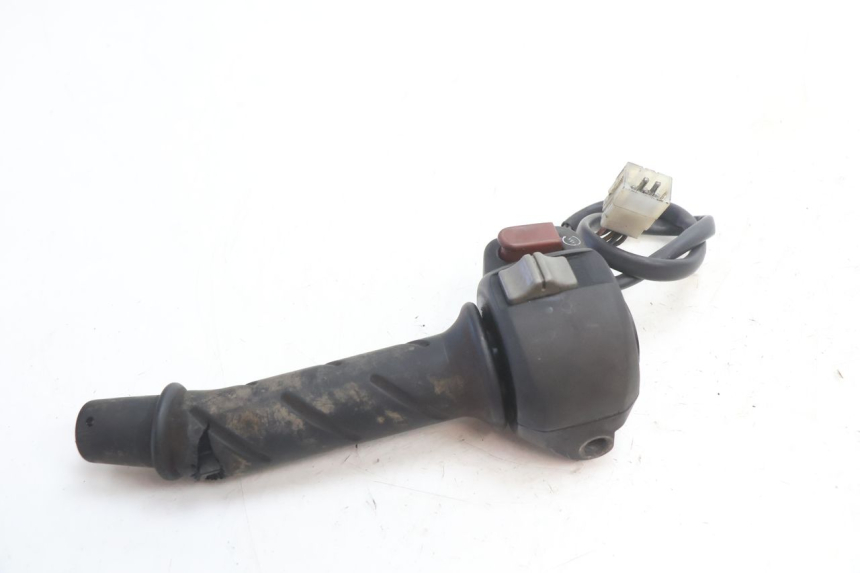 photo de INTERRUPTOR DERECHO PEUGEOT SPEEDFIGHT LC 50 (1996 - 2002) - Primer plano técnico