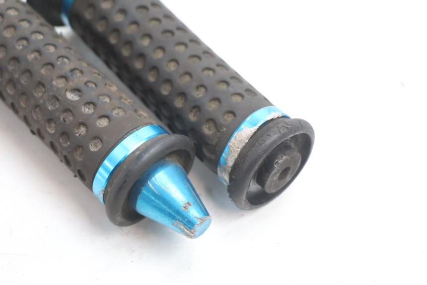 photo de INTERRUPTOR DERECHO PEUGEOT SPEEDFIGHT LC 50 (1996 - 2002) - Otra perspectiva