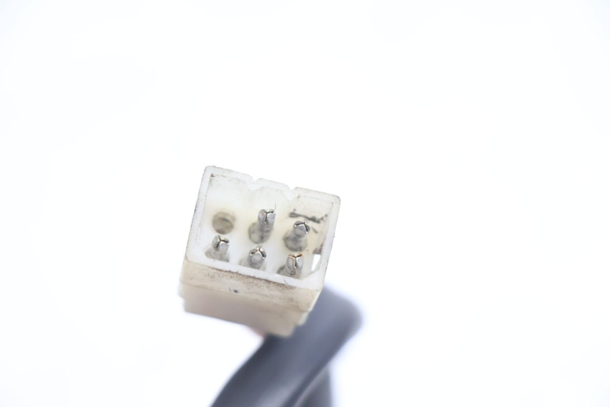 photo de INTERRUPTOR DERECHO PEUGEOT SPEEDFIGHT LC 50 (1996 - 2002) - Estado de la superficie y material