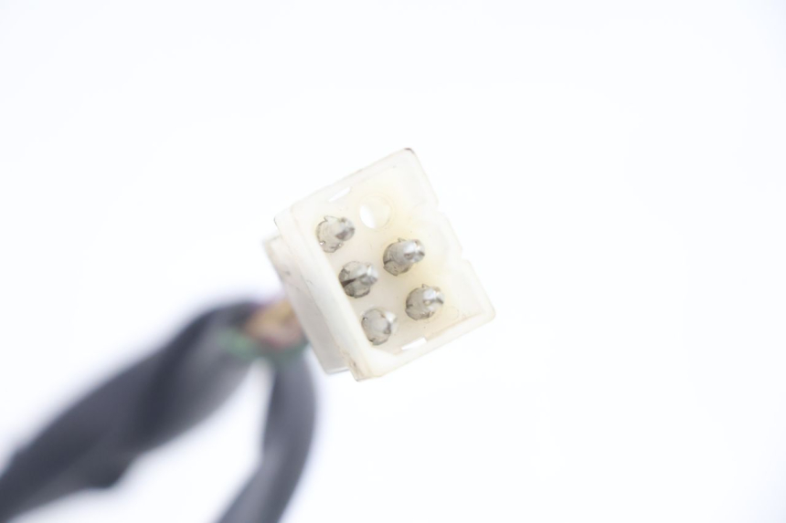 photo de INTERRUPTOR DERECHO PEUGEOT SPEEDFIGHT LC 50 (1996 - 2002) - Estado de la superficie y material