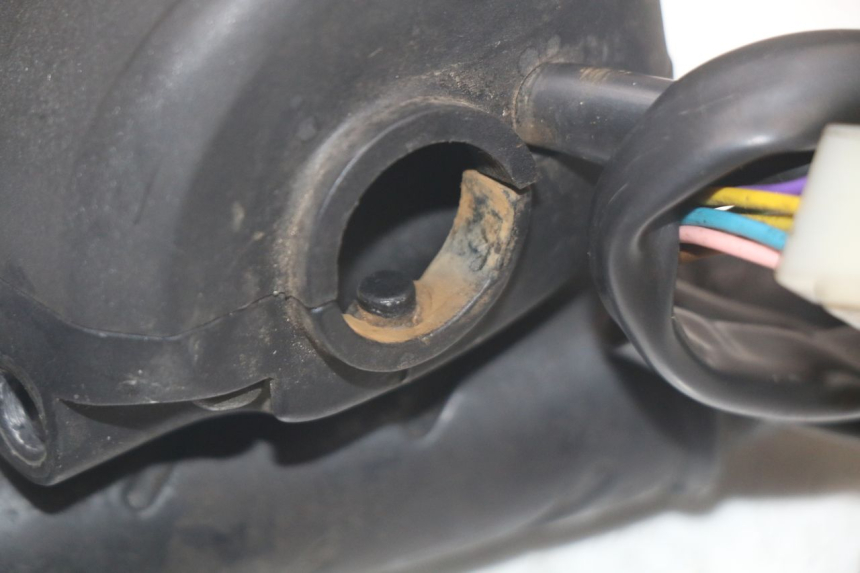 photo de INTERRUPTOR DERECHO PEUGEOT SPEEDFIGHT 100 (1997 - 2007) - Recambio usado revisado