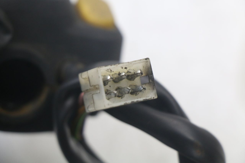 photo de INTERRUPTOR DERECHO PEUGEOT SPEEDFIGHT 100 (1997 - 2007) - Marcados y referencias originales