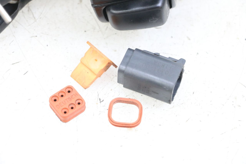 photo de CONMUTADOR DERECHA HARLEY DAVIDSON SPORTSTER XL CUSTOM 1200 (2003 - 2004) - Vista general del producto