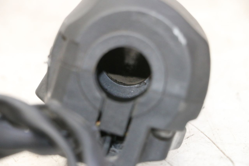 photo de CONMUTADOR DERECHA APRILIA SR R 2T LC 50 (2018 - 2021) - Otra perspectiva