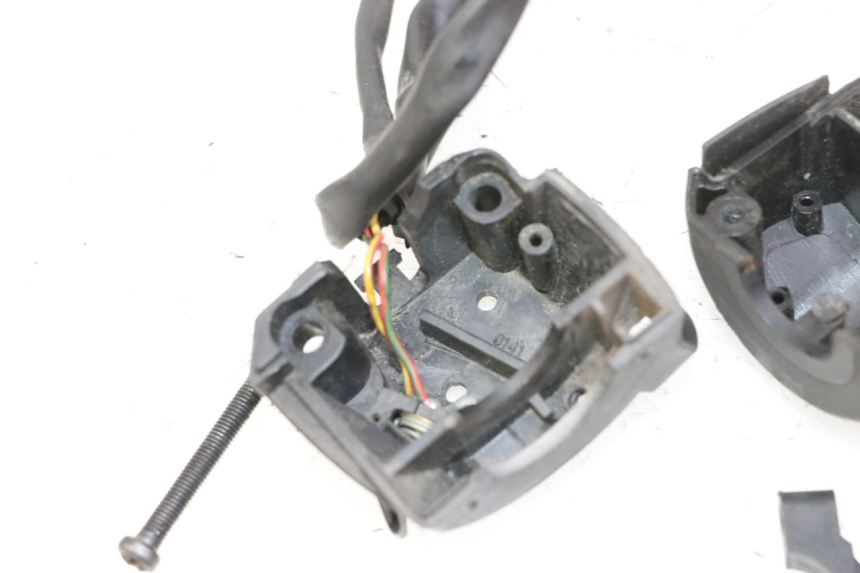 photo de CONMUTADOR DERECHA APRILIA SR R 2T LC 50 (2018 - 2021) - Marcados y referencias originales