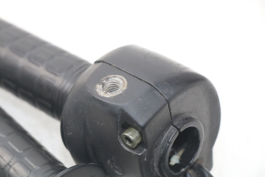 photo de CONMUTADOR DERECHA FYM STRADA 50 (2007 - 2014) - Otra perspectiva