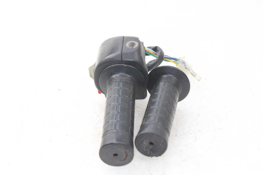 photo de CONMUTADOR DERECHA FYM STRADA 50 (2007 - 2014) - Vista general del producto