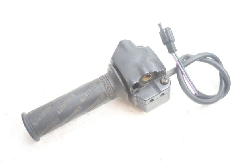 photo de CONMUTADOR DERECHA PEUGEOT STREETZONE NAKED 2T 50 (2014 - 2018) - Primer plano técnico