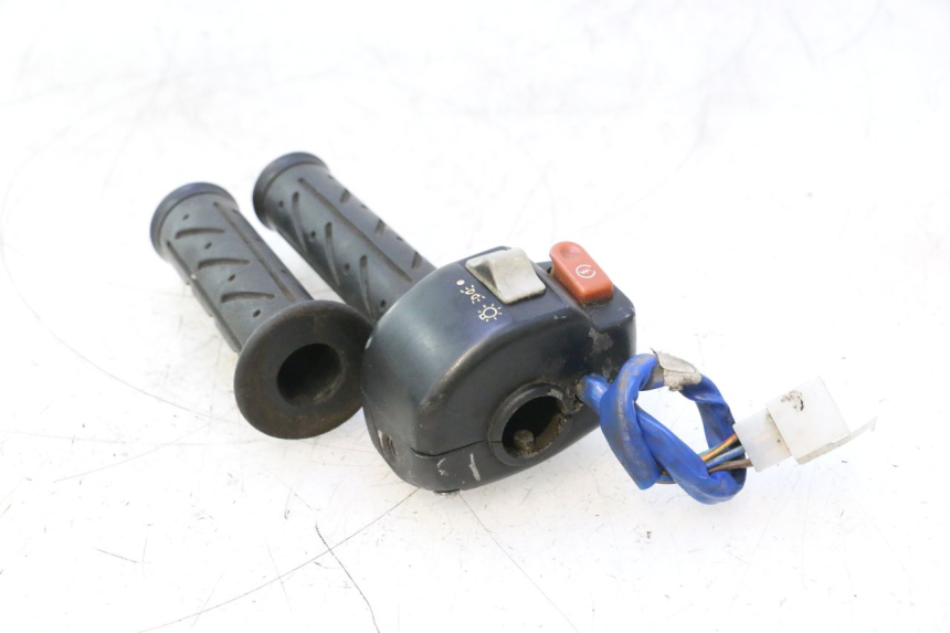 photo de CONMUTADOR DERECHA KYMCO SUPER 8 2T 50 (2007 - 2013) - Otra perspectiva