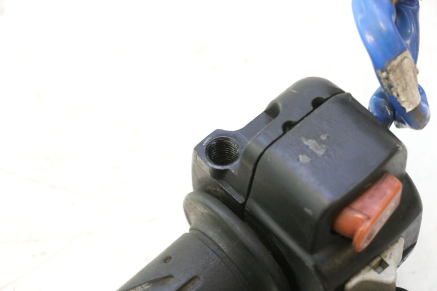 photo de CONMUTADOR DERECHA KYMCO SUPER 8 2T 50 (2007 - 2013) - Estado de la superficie y material