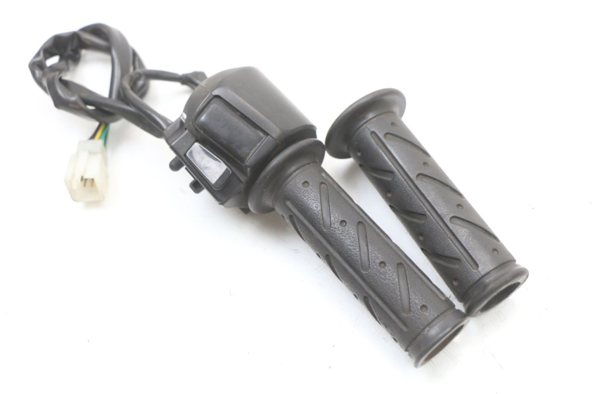 photo de CONMUTADOR DERECHA KYMCO SUPER 8 4T 50 (2021 - 2024) - Primer plano técnico