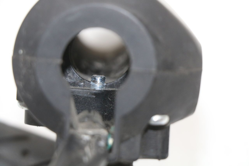 photo de CONMUTADOR DERECHA KYMCO SUPER 8 4T 50 (2021 - 2024) - Detalles de los puntos de fijación