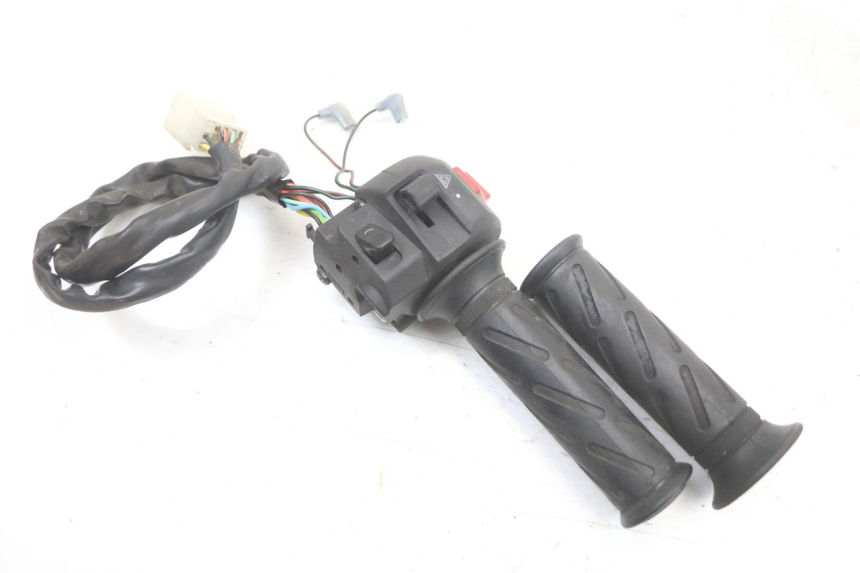 photo de CONMUTADOR DERECHA SUZUKI BURGMAN 125 (2018 - 2021) - Vista principal