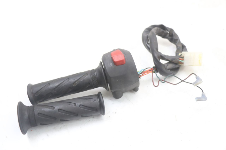 photo de CONMUTADOR DERECHA SUZUKI BURGMAN 125 (2018 - 2021) - Otra perspectiva