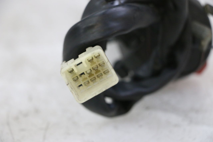 photo de CONMUTADOR DERECHA SUZUKI BURGMAN 125 (2015 - 2017) - Otra perspectiva