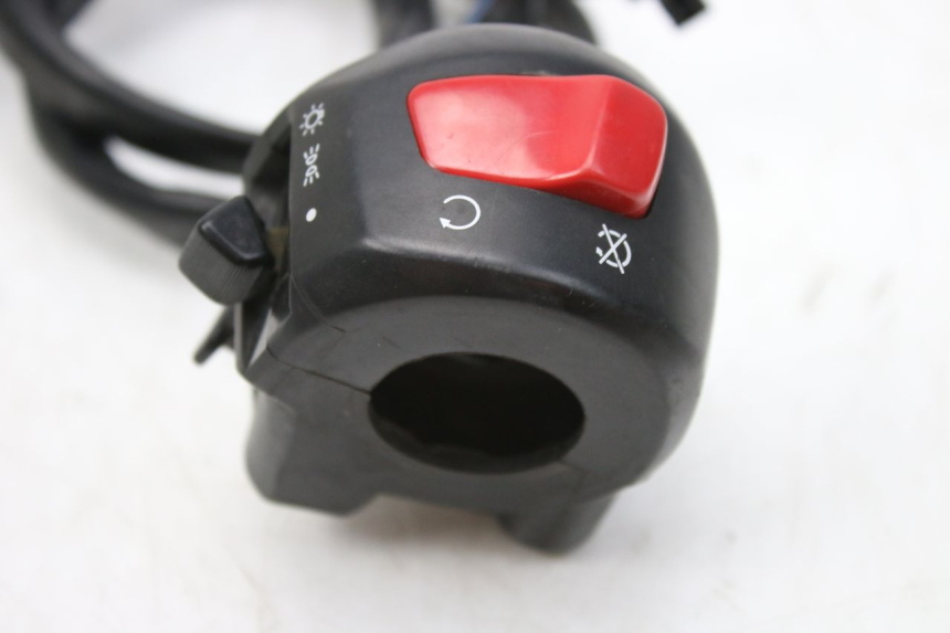 photo de CONMUTADOR DERECHA SUZUKI SV S 650 (1999 - 2002) - Otra perspectiva