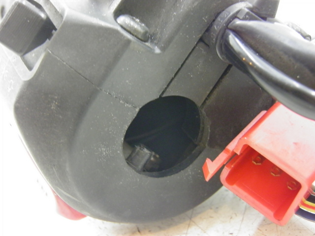 photo de CONMUTADOR DERECHA SYM GTS 125 (2005 - 2008) - Zoom estado de uso