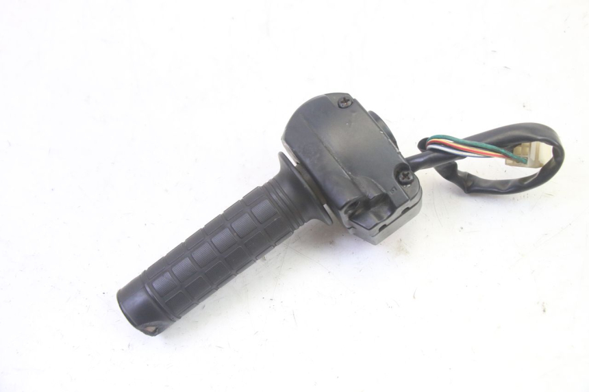 photo de COMANDO DERECHO SUKIDA TOP 1 50 (2003 - 2010) - Detalles de los puntos de fijación