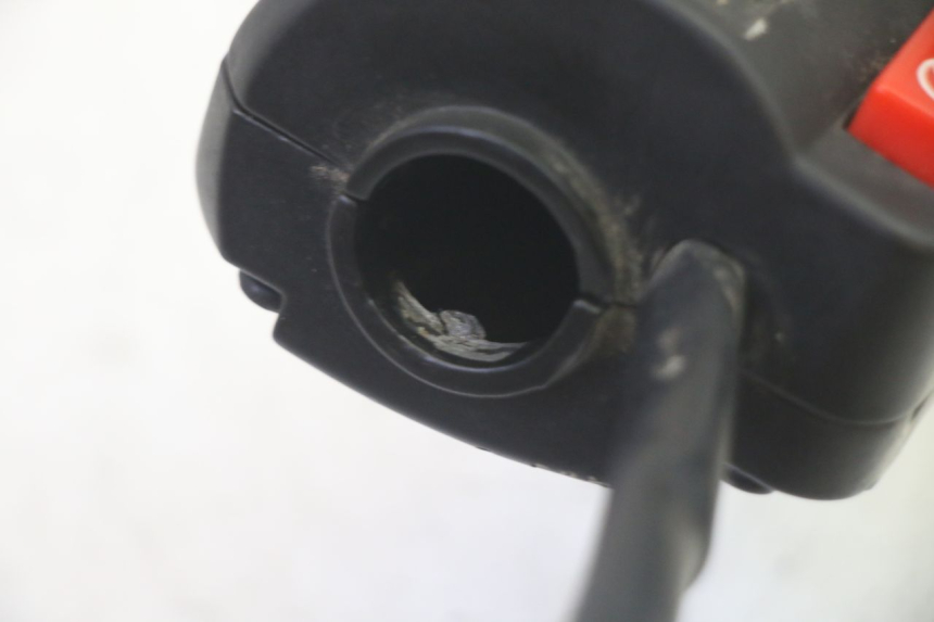 photo de COMANDO DERECHO SUKIDA TOP 1 50 (2003 - 2010) - Estado de la superficie y material