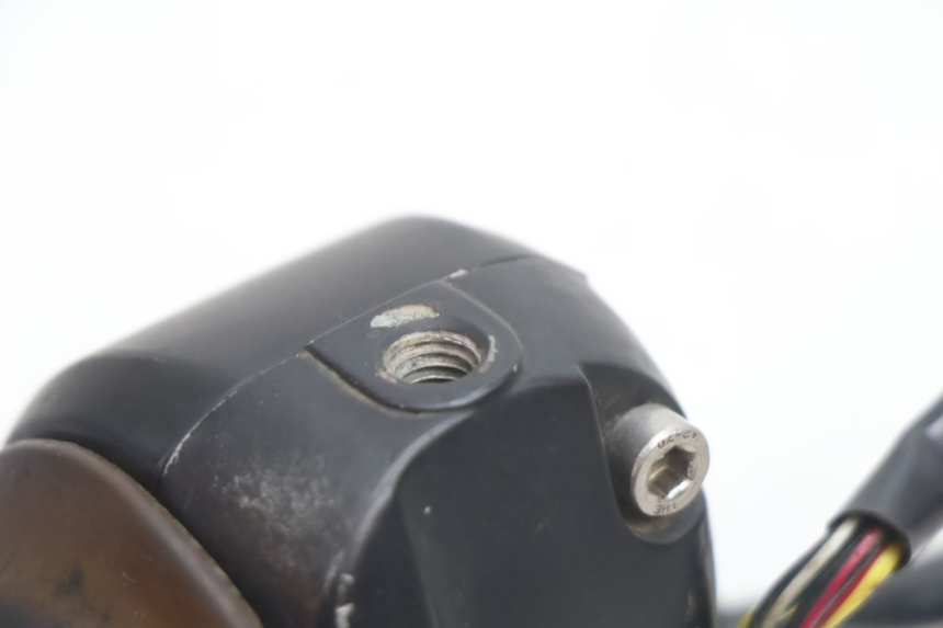photo de INTERRUPTOR DERECHO PEUGEOT V-CLIC VCLIC 50 (2007 - 2013) - Detalles de los puntos de fijación