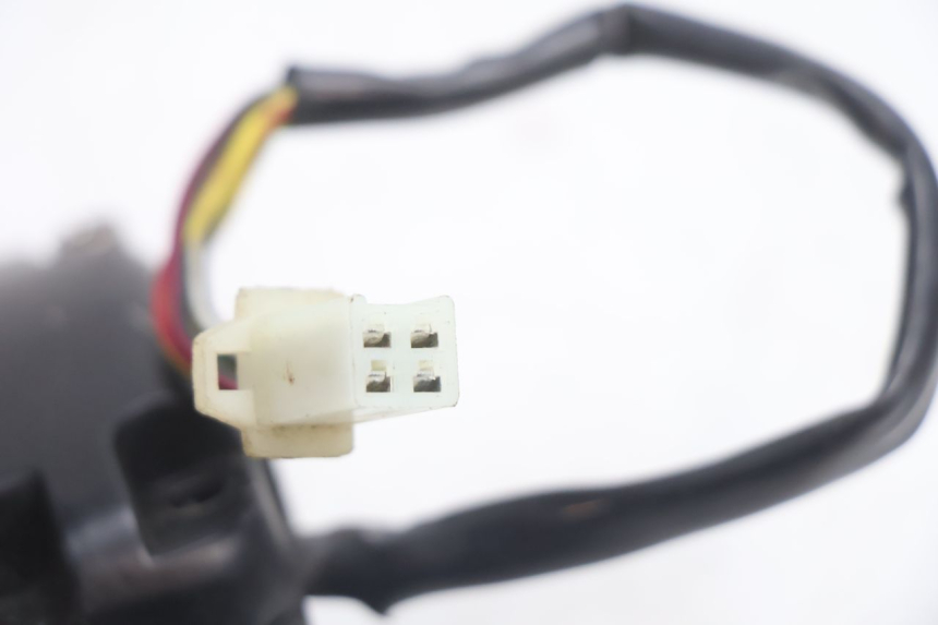 photo de INTERRUPTOR DERECHO PEUGEOT V-CLIC VCLIC 50 (2007 - 2013) - Estado de la superficie y material