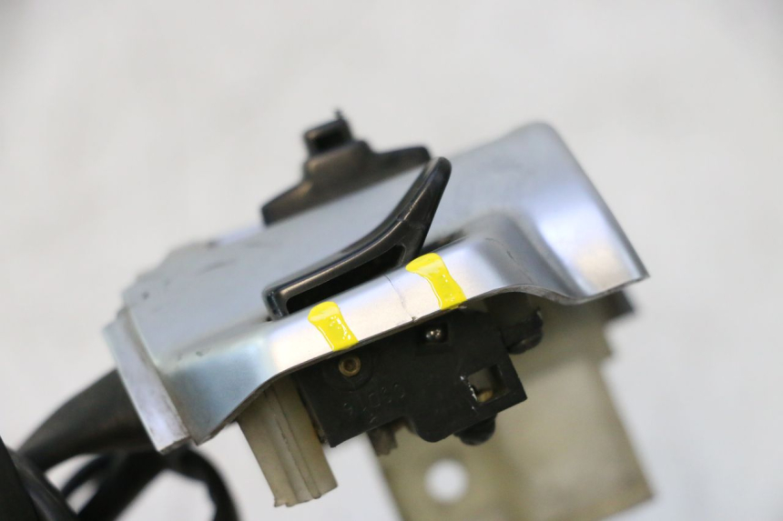 photo de INTERRUPTOR DERECHO PIAGGIO VESPA PRIMAVERA 2T 50 (2013 - 2018) - Marcados y referencias originales