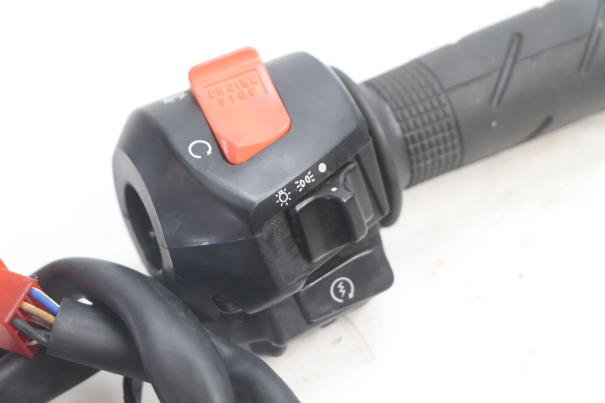 photo de CONMUTADOR DERECHA HONDA VFR FI RC46 800 (1998 - 2001) - Zoom estado de uso