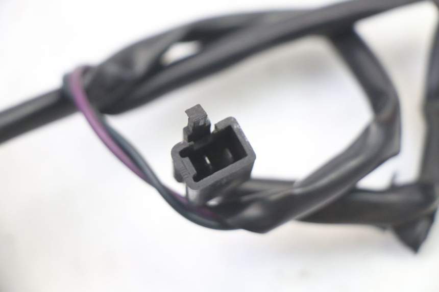 photo de INTERRUPTOR DERECHO PEUGEOT VIVACITY NEW 2T 50 (2008 - 2017) - Estado de la superficie y material