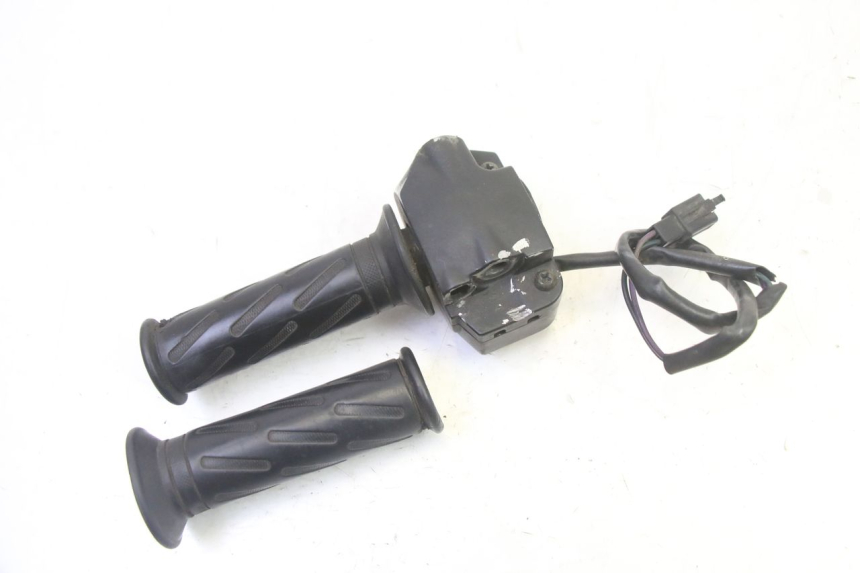 photo de INTERRUPTOR DERECHO PEUGEOT VIVACITY NEW 2T 50 (2008 - 2017) - Otra perspectiva