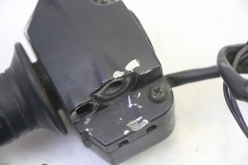 photo de INTERRUPTOR DERECHO PEUGEOT VIVACITY NEW 2T 50 (2008 - 2017) - Primer plano técnico