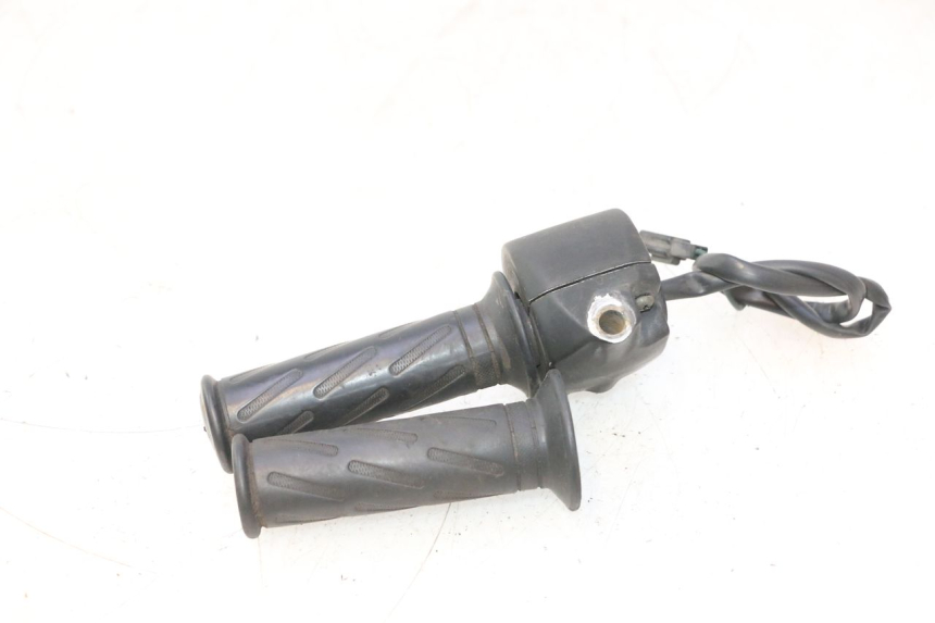 photo de INTERRUPTOR DERECHO PEUGEOT VIVACITY NEW 2T 50 (2008 - 2017) - Detalles de los puntos de fijación