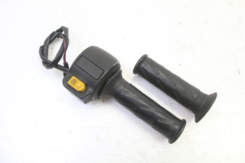 photo de INTERRUPTOR DERECHO PEUGEOT VIVACITY NEW 4T 50 (2008 - 2017) - Vista principal