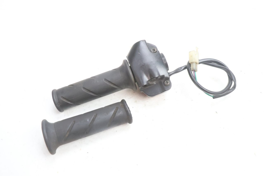 photo de INTERRUPTOR DERECHO PEUGEOT VIVACITY 50 (2004 - 2009) - Otra perspectiva