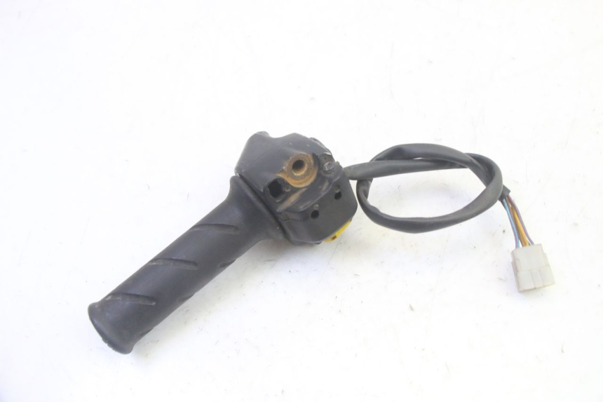 photo de CONMUTADOR DERECHA PEUGEOT VIVACITY 100 (1999 - 2008) - Primer plano técnico