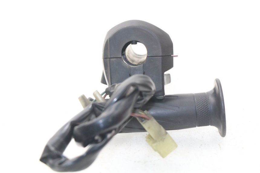 photo de INTERRUPTOR DERECHO YAMAHA X-MAX XMAX 125 (2010 - 2013) - Detalle de la pieza