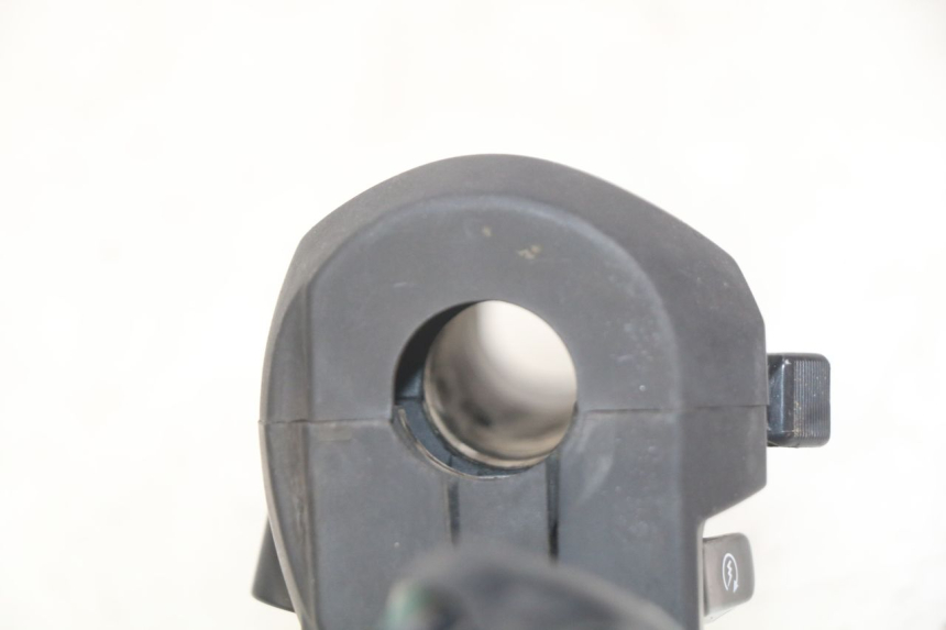 photo de INTERRUPTOR DERECHO YAMAHA X-MAX XMAX 125 (2010 - 2013) - Detalle de la pieza