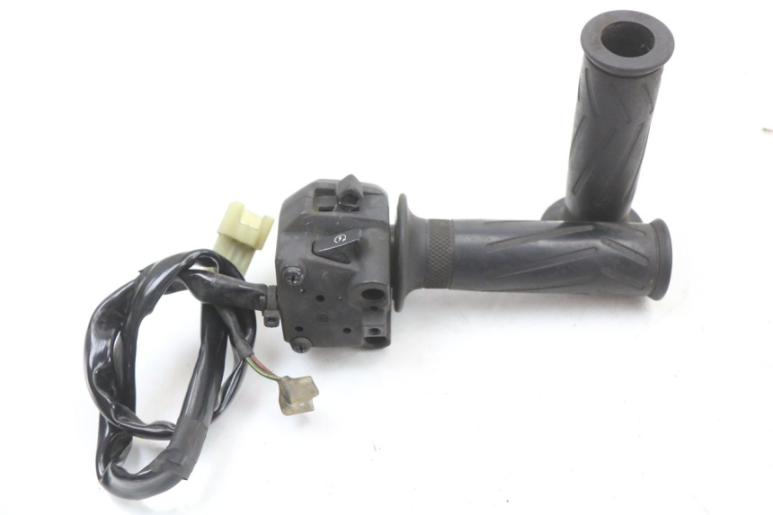 photo de INTERRUPTOR DERECHO YAMAHA X-MAX XMAX 125 (2010 - 2013) - Zoom estado de uso