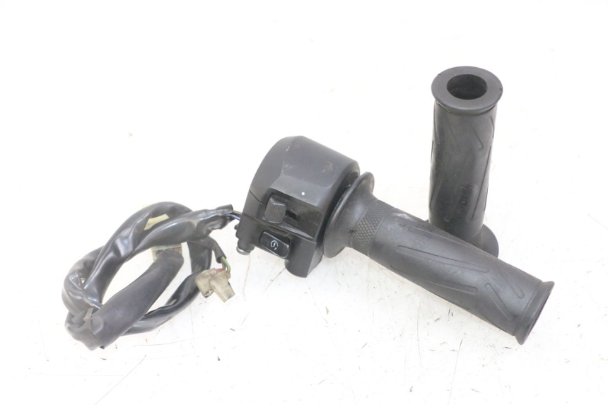 photo de INTERRUPTOR DERECHO YAMAHA X-MAX XMAX 125 (2010 - 2013) - Vista principal