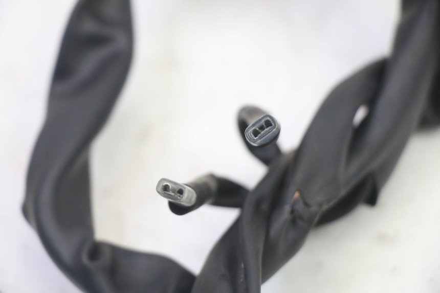 photo de CONMUTADOR DERECHA YAMAHA XMAX X-MAX 125 (2021 - 2025) - Estado de la superficie y material