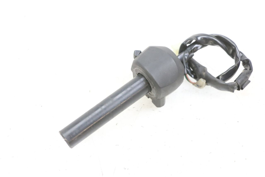 photo de INTERRUPTOR DERECHO YAMAHA X-MAX XMAX 125 (2010 - 2013) - Recambio usado revisado