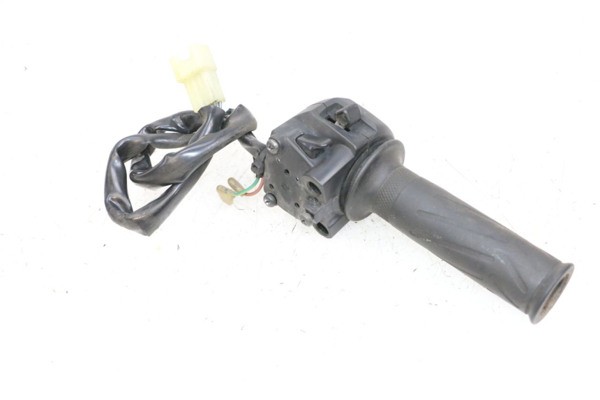 photo de INTERRUPTOR DERECHO YAMAHA X-MAX XMAX 125 (2010 - 2013) - Detalle de la pieza