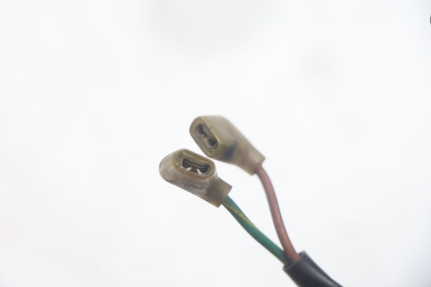 photo de INTERRUPTOR DERECHO YAMAHA X-MAX XMAX 125 (2010 - 2013) - Detalles de los puntos de fijación