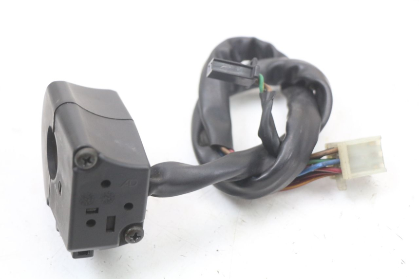 photo de CONMUTADOR DERECHA YAMAHA XJS DIVERSION 600 (1997 - 1999) - Primer plano técnico