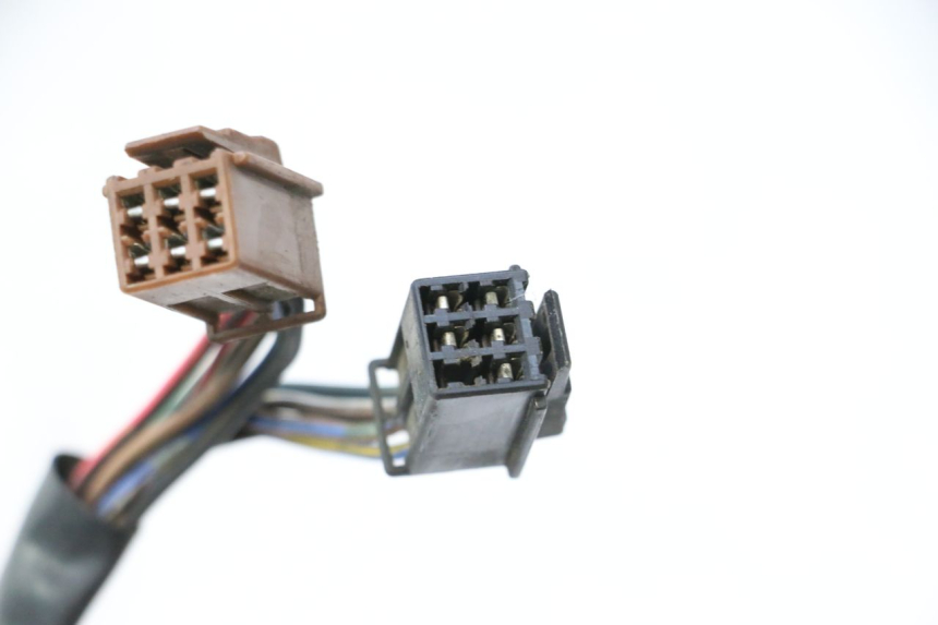 photo de CONMUTADOR DERECHA YAMAHA XP T-MAX ABS 500 (2005 - 2005) - Estado de la superficie y material