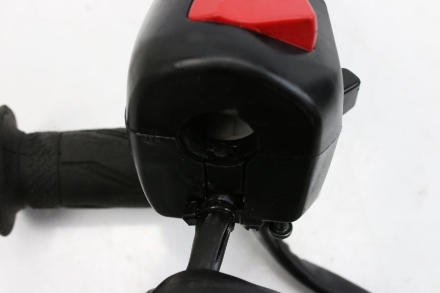 photo de CONMUTADOR DERECHA YAMAHA XP T-MAX TMAX ABS 530 (2012 - 2015) - Zoom estado de uso