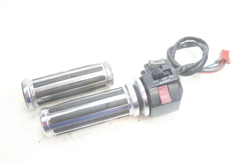 photo de CONMUTADOR DERECHA YAMAHA XV VIRAGO 535 (1988 - 2004) - Otra perspectiva